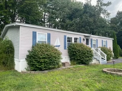 89 Skyline Cir, Wells, ME 04090