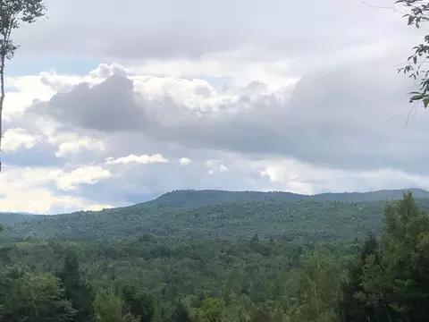 14 W West Side Rd, Carthage, ME 04224