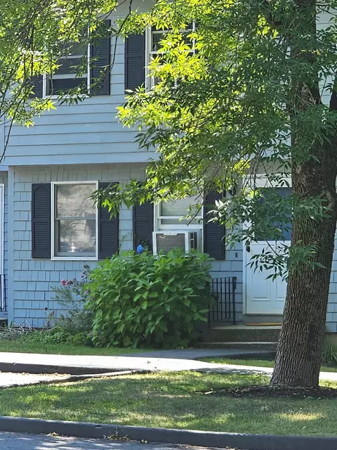 4 Pine Ledge Ter #4, Portland, ME 04103