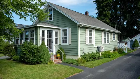 16 Katahdin St, Bangor, ME 04401