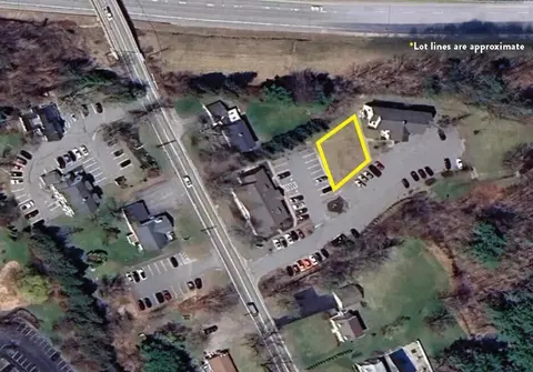 75 Leighton Rd, Falmouth, ME 04105