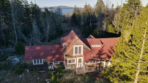 118 Loon Cove Ln, Brooklin, ME 04616
