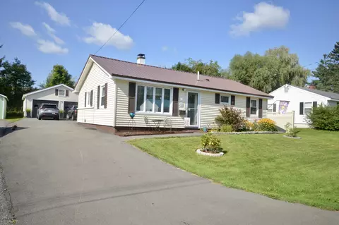 161 Thornton Rd, Bangor, ME 04401