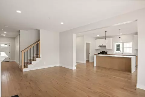 60 Owls Nest Rd, Portland, ME 04102
