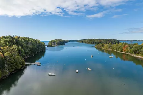 36 Reach Rd, Harpswell, ME 04079