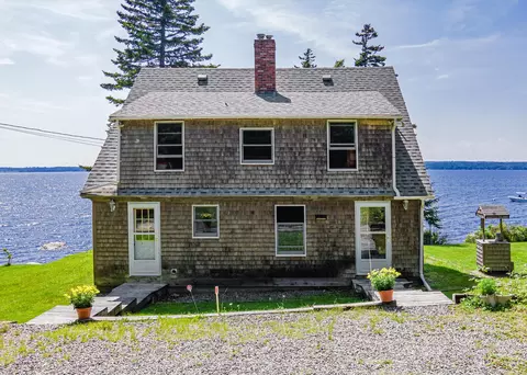 14 Days Ln, Trenton, ME 04605