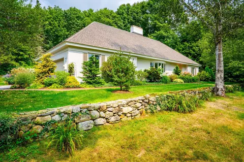 250 Foreside Rd, Cumberland, ME 04110