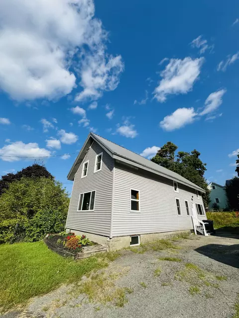 9 Fremont St, Bangor, ME 04401