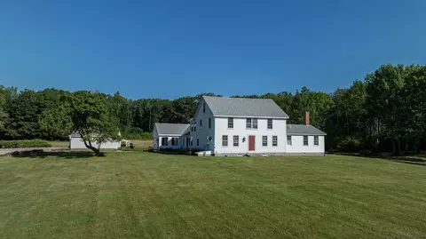 40 Cheehaak Rd, Freeport, ME 04032