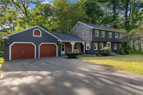 6 Brookside Dr, Falmouth, ME 04105
