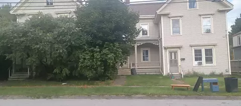 50 Holyoke St, Brewer, ME 04412