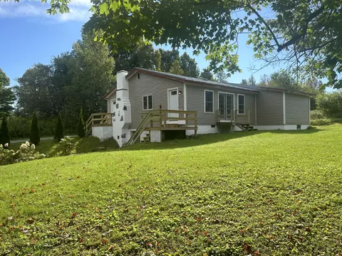 475 Notch Rd, Skowhegan, ME 04976
