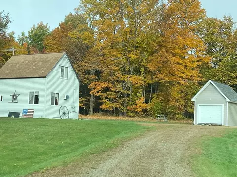 252 Rowell Mountain Rd, Solon, ME 04979