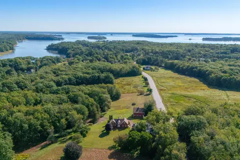 210 Gilman Rd, Yarmouth, ME 04096