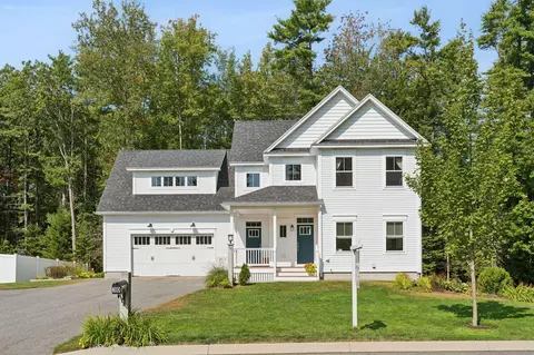 30 Country Club Dr, Saco, ME 04072