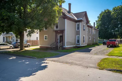 47 Holyoke St, Brewer, ME 04412