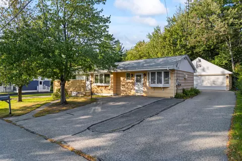 50 Ashmount St, Lewiston, ME 04240