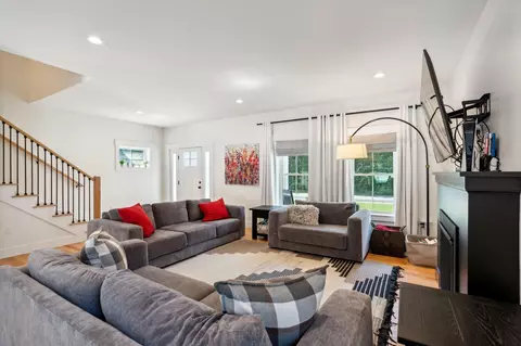 141 Jordan Ave, Brunswick, ME 04011