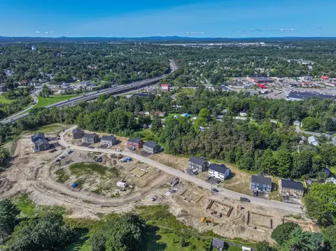 32 Wildwood Dr, Bangor, ME 04401
