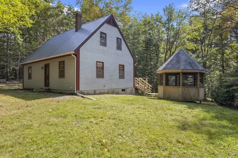 33 Quail Ln, Nobleboro, ME 04555