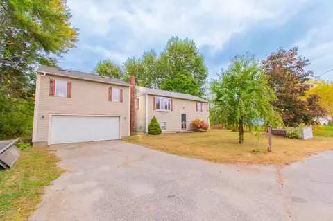 7 Suncrest Ave, Lewiston, ME 04240