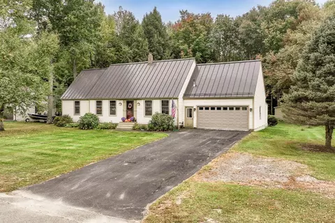 17 Court St, Winslow, ME 04901