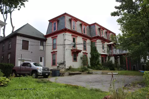 15 Vine St, Auburn, ME 04210