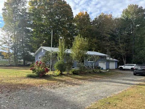 413 Pine St, Dover Foxcroft, ME 04426