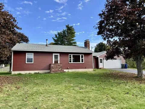 6 Juniper Ln, Westbrook, ME 04092