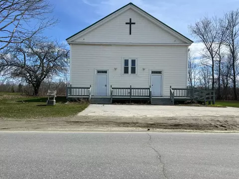 562 Ledge Hill Rd, Corinth, ME 04427