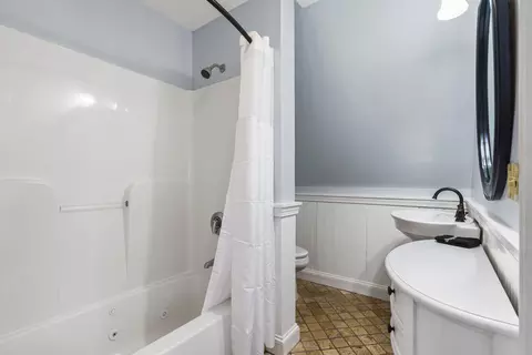 Bath - 306 Eddy Rd #307, Edgecomb, ME 04556 photo 2 of 3