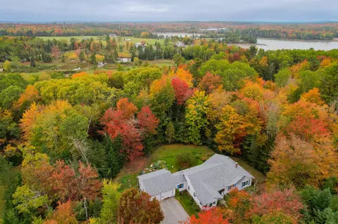 40 Fox Run Ln, Hancock, ME 04640