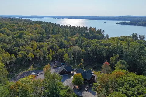 61 Cobbossee Ln, Manchester, ME 04351