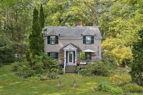 3 Russell Rd, Cumberland, ME 04110