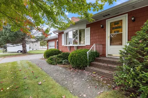 23 Clarendon St, Biddeford, ME 04005