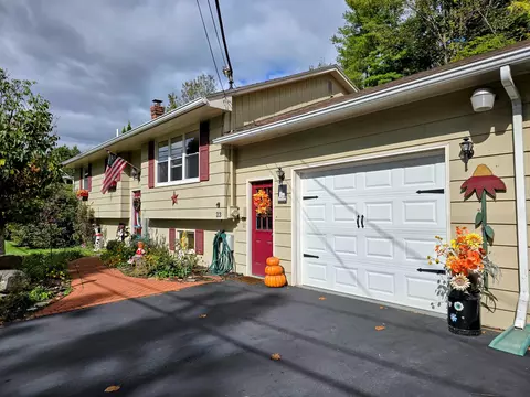 23 Belleview Dr, Jay, ME 04239