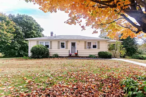 5 Lark St, Westbrook, ME 04092