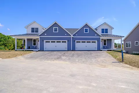 32 Brooks Edge Farm Rd #109, Westbrook, ME 04092