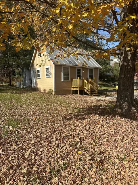 111 Thomas Mcclellan Rd, Farmington, ME 04938