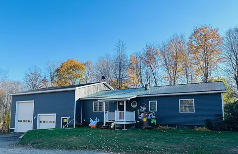 27 Valley St, Patten, ME 04765