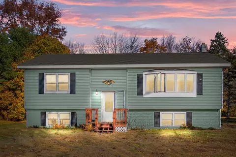 42 Eaton Dr, Buxton, ME 04093