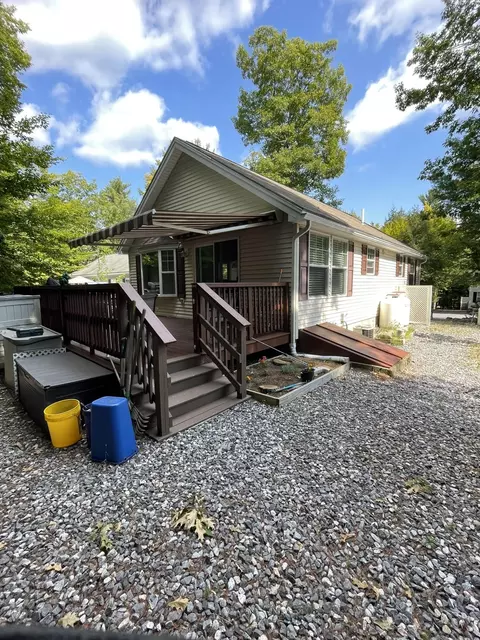 1619 Pine Dr, Casco, ME 04015