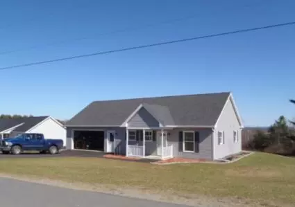 16 Meadow Dr, Waterville, ME 04901