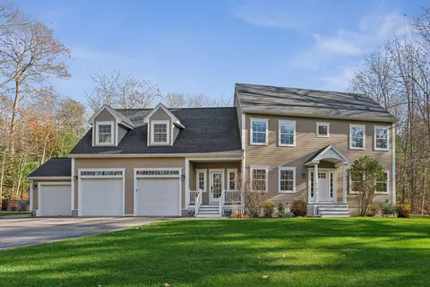 12 Harbor Ridge Rd, Freeport, ME 04032