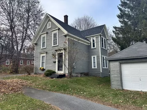 40 Kossuth St, Bangor, ME 04401