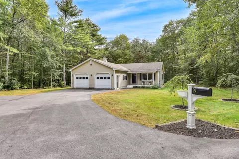 99 Stone Rd, Auburn, ME 04210