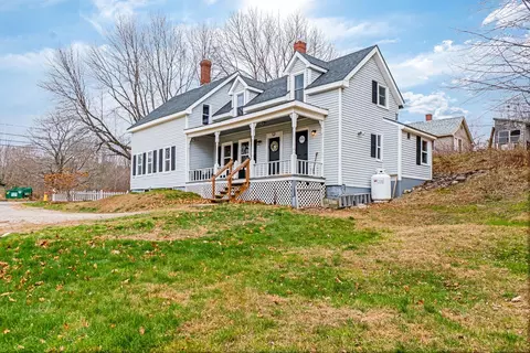 91 Central St, Bucksport, ME 04416