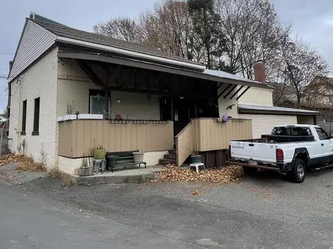 15 Veteran Ct, Waterville, ME 04901