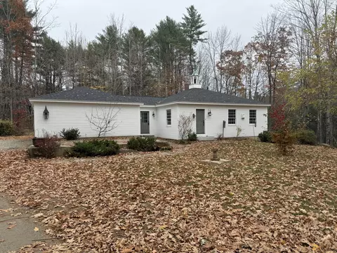 85 West Rd, West Gardiner, ME 04345