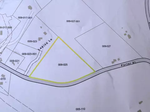 25 Porter St, Rockport, ME 04856